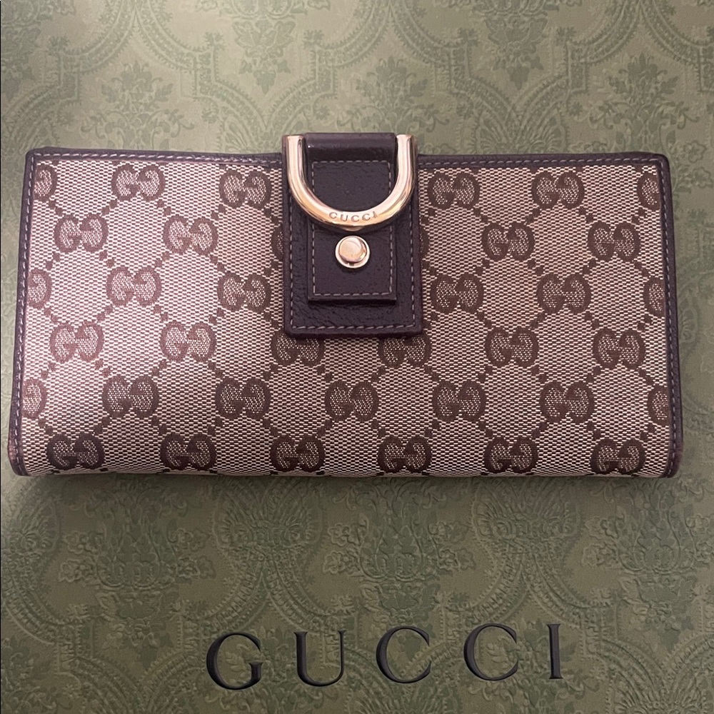 Gucci GG Canvas Wallet